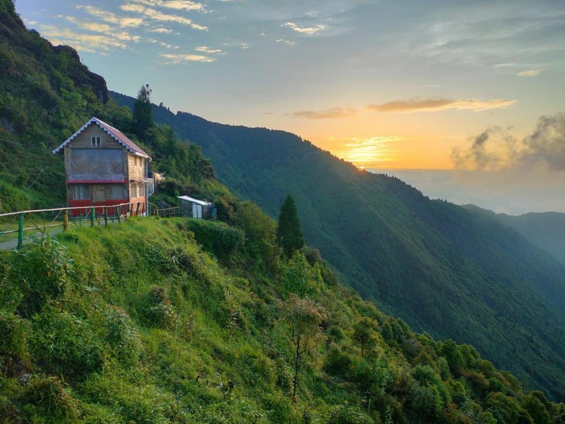 Chimney Farmstay Kurseong Bagian luar foto